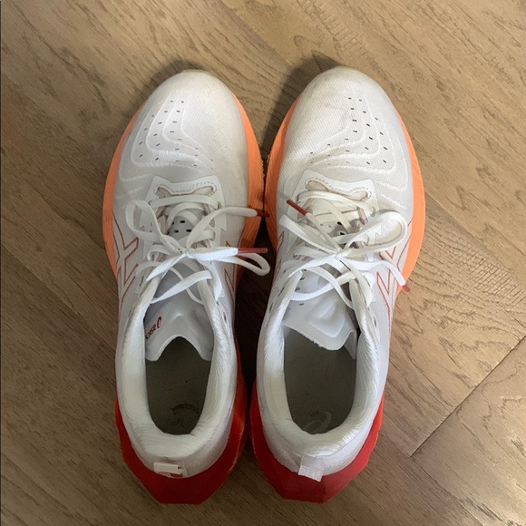 Asics Novablast 4 White Moonrock Size 10.5 - Picture 6 of 8